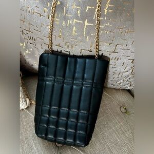 Unbranded quilted pouch purse 42 inch chain handle, snap closure